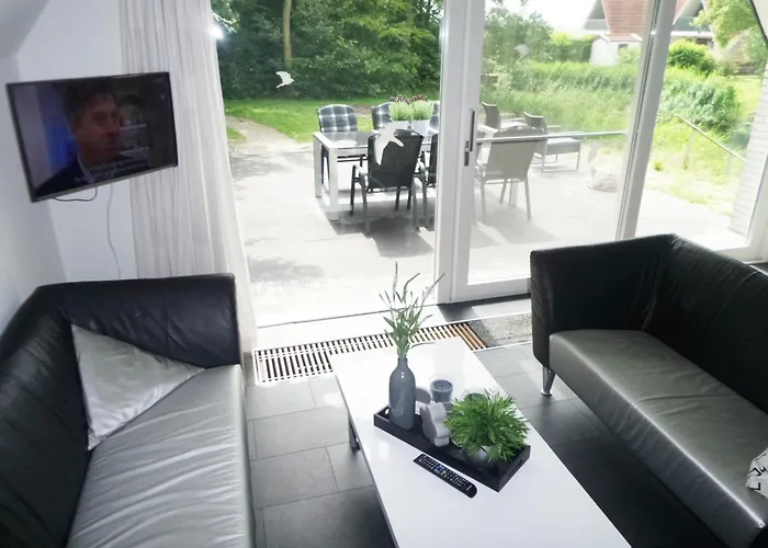 6 Pers - Holiday Home With Sunny Terrace By A Typical Dutch Canal
