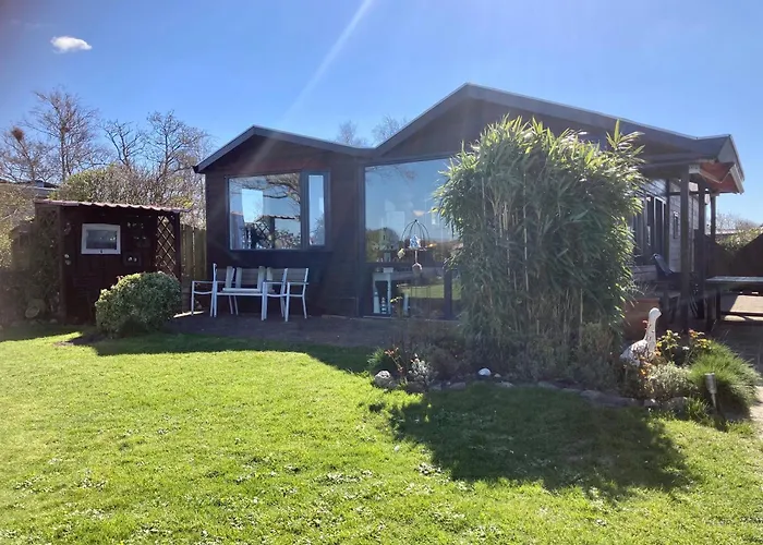 6 Pers House Marijke With Winter Garden And Direct Access To The Lauwersmeer
