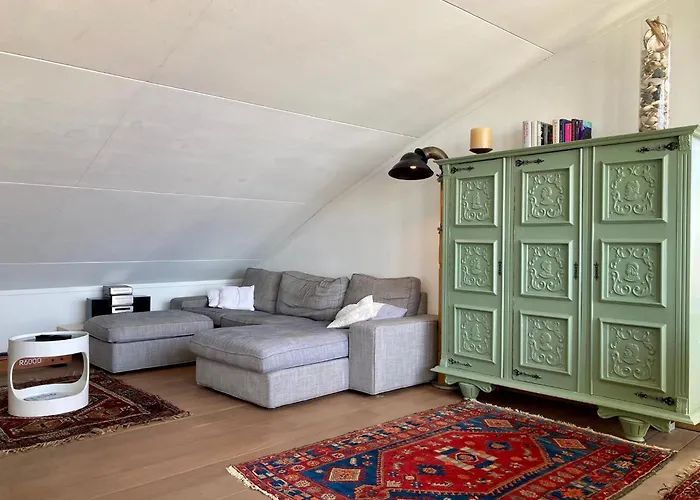 Unique Lakeside House With Sauna And Panoramic Harbour Views 5 Guests